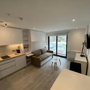 Apartment Modern At The Hub, Gibraltar
