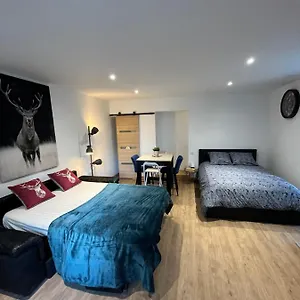  Apartment La Croisee Des Chemins France